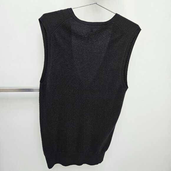 VEST - Picture 2 of 5